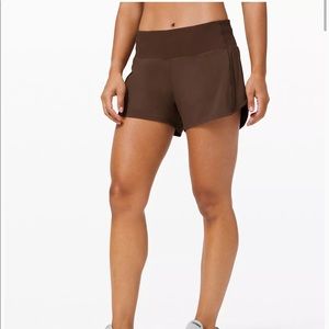 NWT Brown Earth Speed Up Short Long sz 4